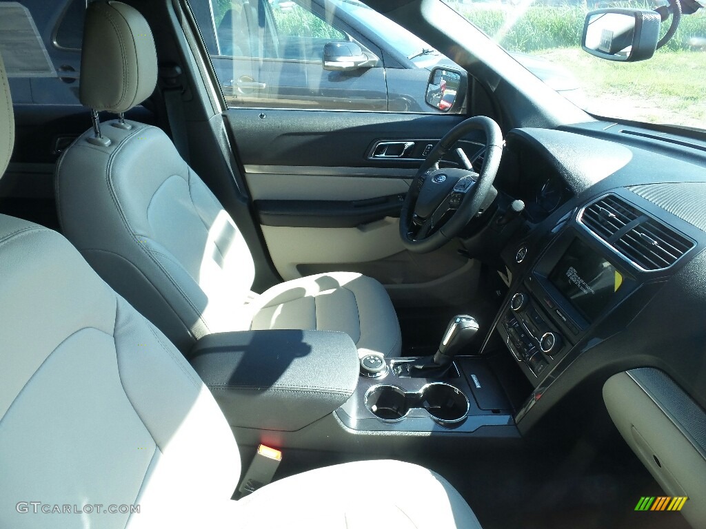2018 Explorer XLT 4WD - Platinum Dune / Medium Stone photo #4