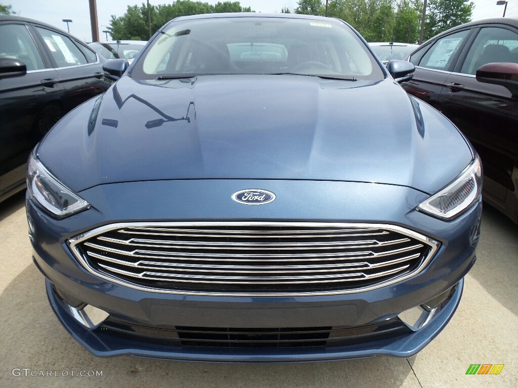 2018 Fusion SE - Blue Metallic / Ebony photo #2