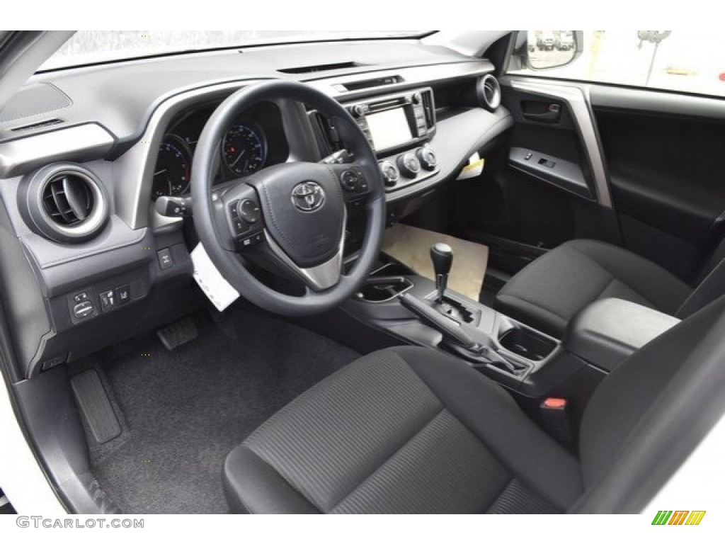 2018 RAV4 LE - Super White / Black photo #5