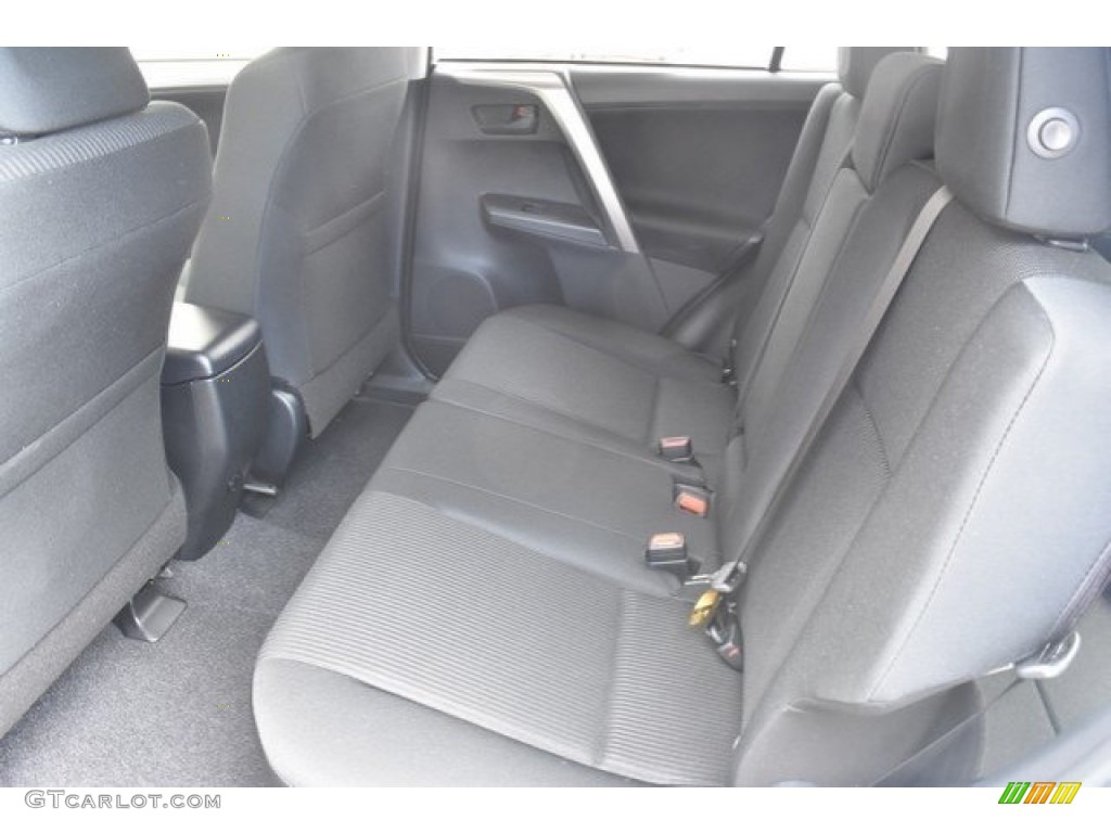 2018 RAV4 LE - Super White / Black photo #14