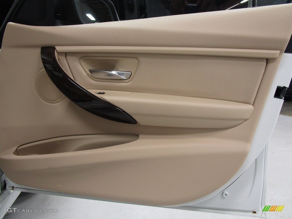 2015 3 Series 320i xDrive Sedan - Alpine White / Venetian Beige photo #16