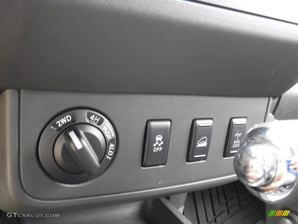 2013 Xterra Pro-4X 4x4 - Night Armor / Pro-4X Gray/Steel photo #13