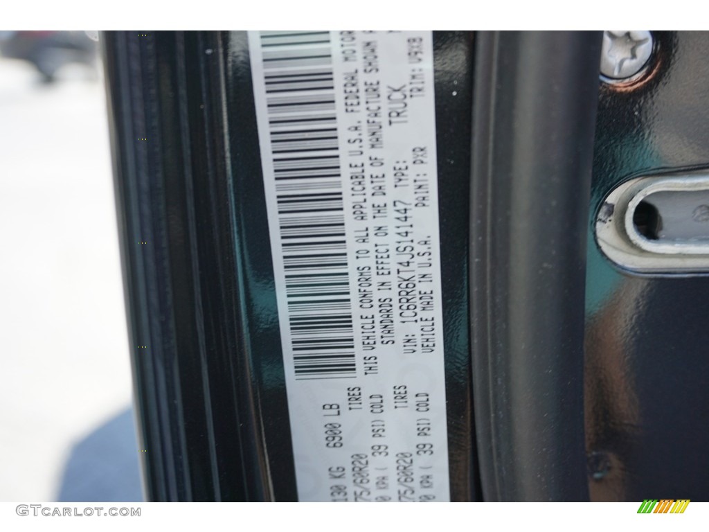 2018 1500 Express Crew Cab - Brilliant Black Crystal Pearl / Black/Diesel Gray photo #12