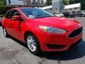 Race Red - Focus SE Sedan Photo No. 9