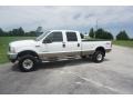 Oxford White - F350 Super Duty Lariat Crew Cab 4x4 Photo No. 2
