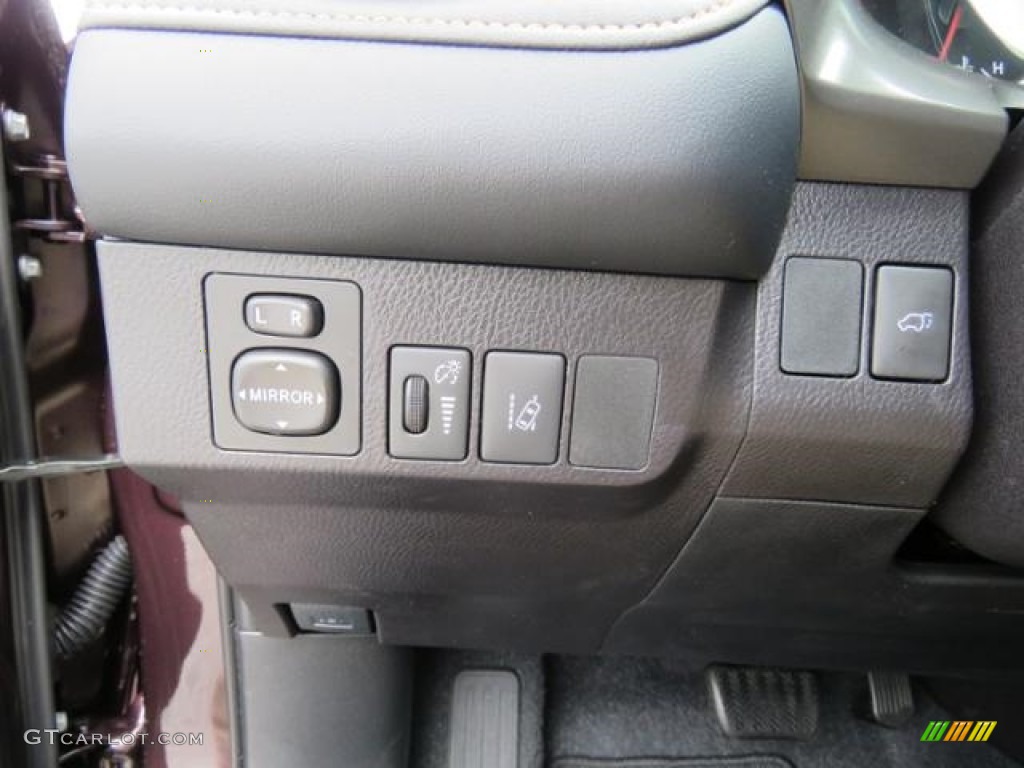 2018 Toyota RAV4 SE Controls Photo #127948880