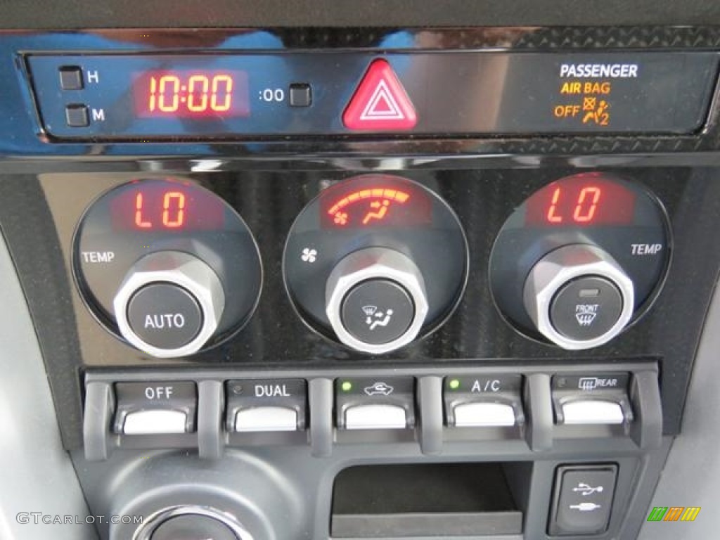 2018 Toyota 86 GT Controls Photo #127950608