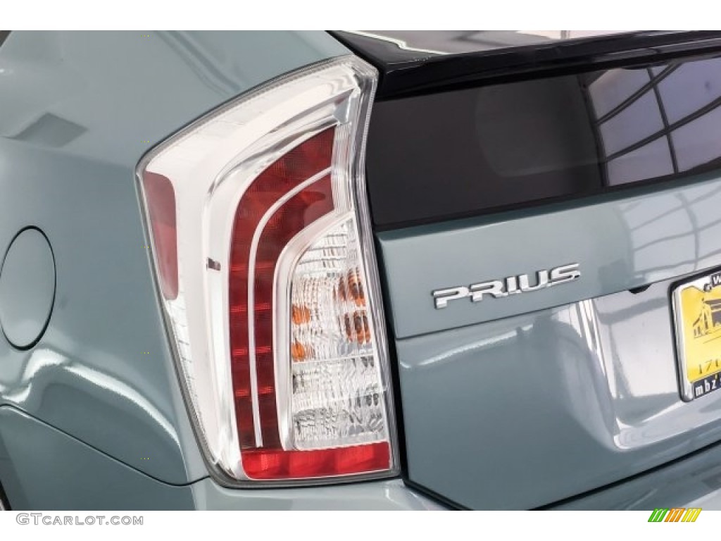2015 Prius Two Hybrid - Nautical Blue Metallic / Dark Gray photo #24