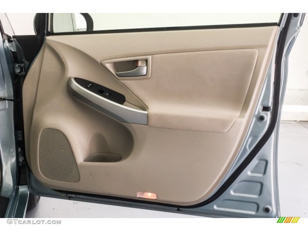 2015 Prius Two Hybrid - Nautical Blue Metallic / Dark Gray photo #28