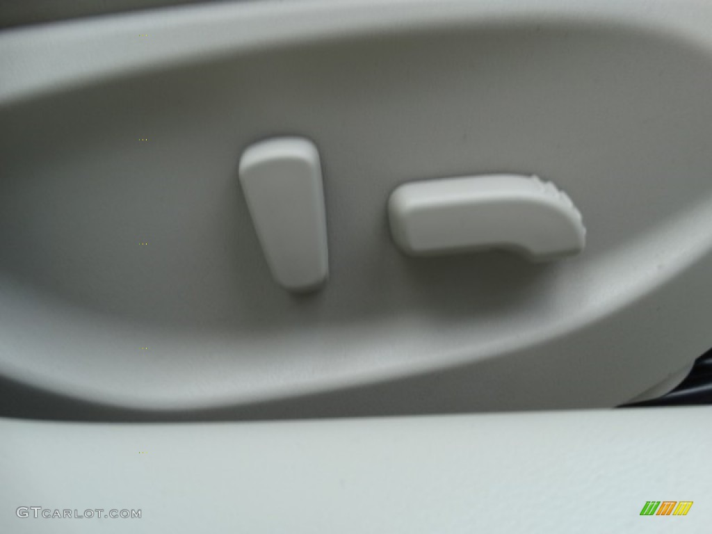 2014 Q 50 3.7 AWD Premium - Black Obsidian / Graphite photo #17