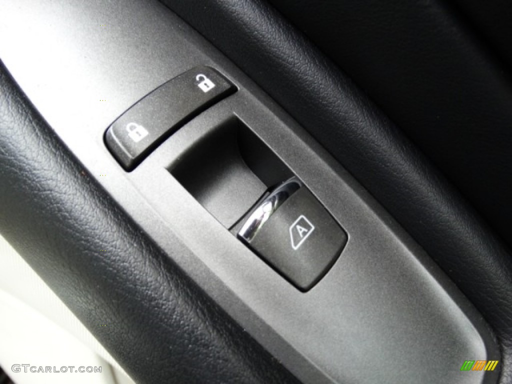 2014 Q 50 3.7 AWD Premium - Black Obsidian / Graphite photo #18