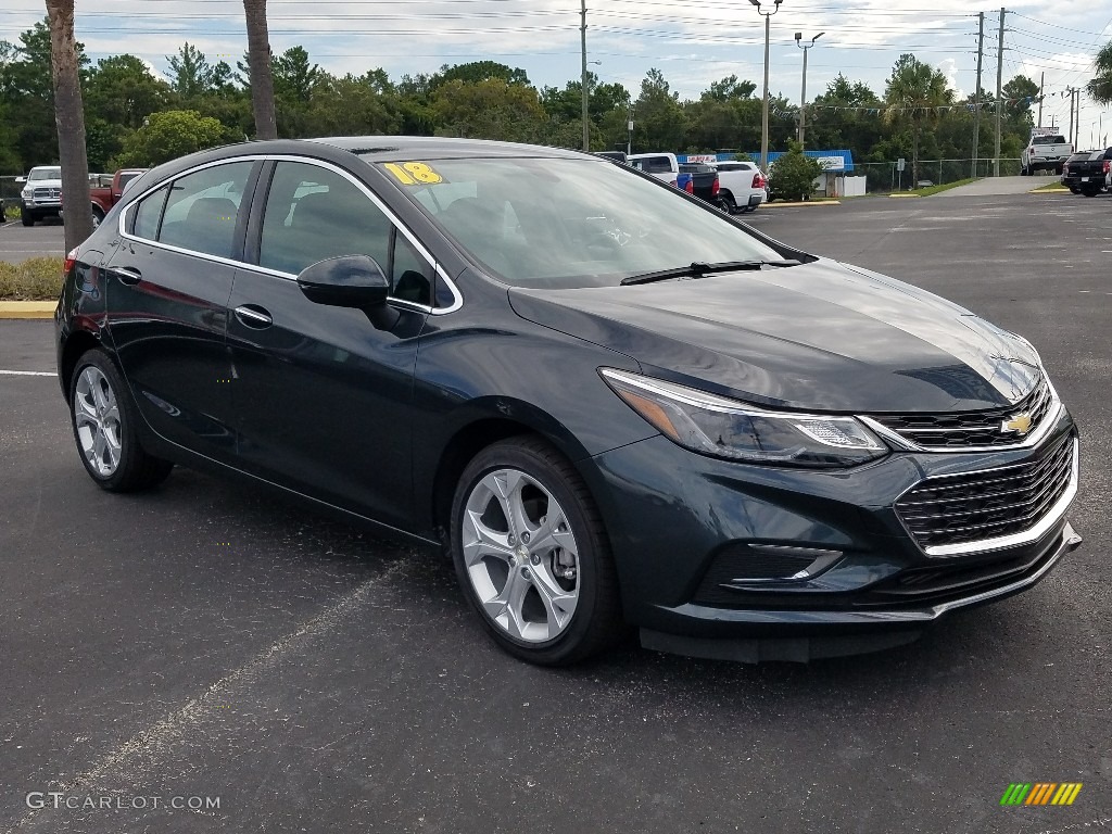 Graphite Metallic 2018 Chevrolet Cruze Premier Hatchback Exterior Photo #127954496