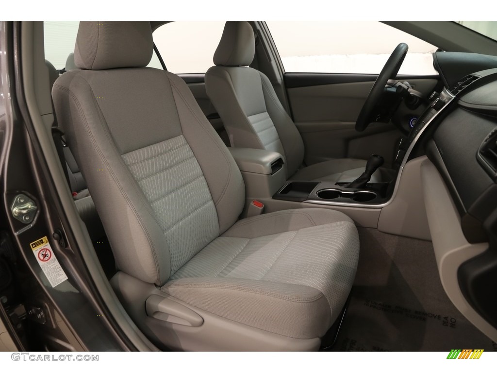 2015 Toyota Camry LE Front Seat Photo #127957088