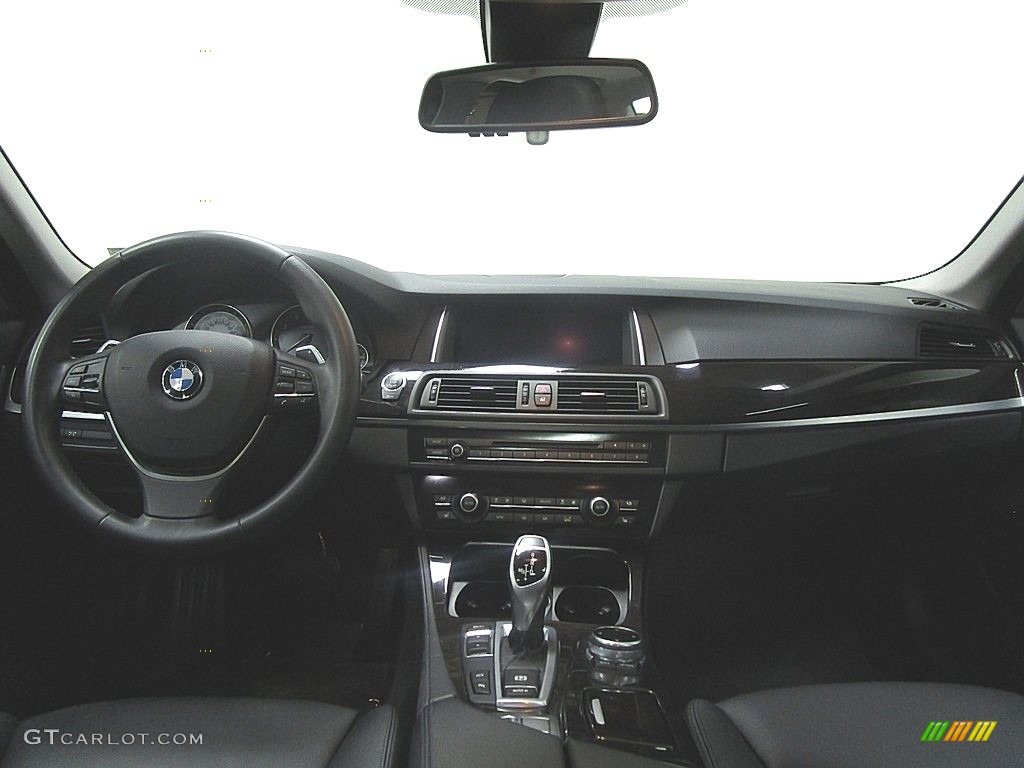 2014 5 Series 550i Sedan - Glacier Silver Metallic / Black photo #25