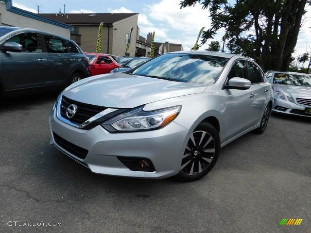 2018 Altima 2.5 SV - Brilliant Silver / Charcoal photo #1