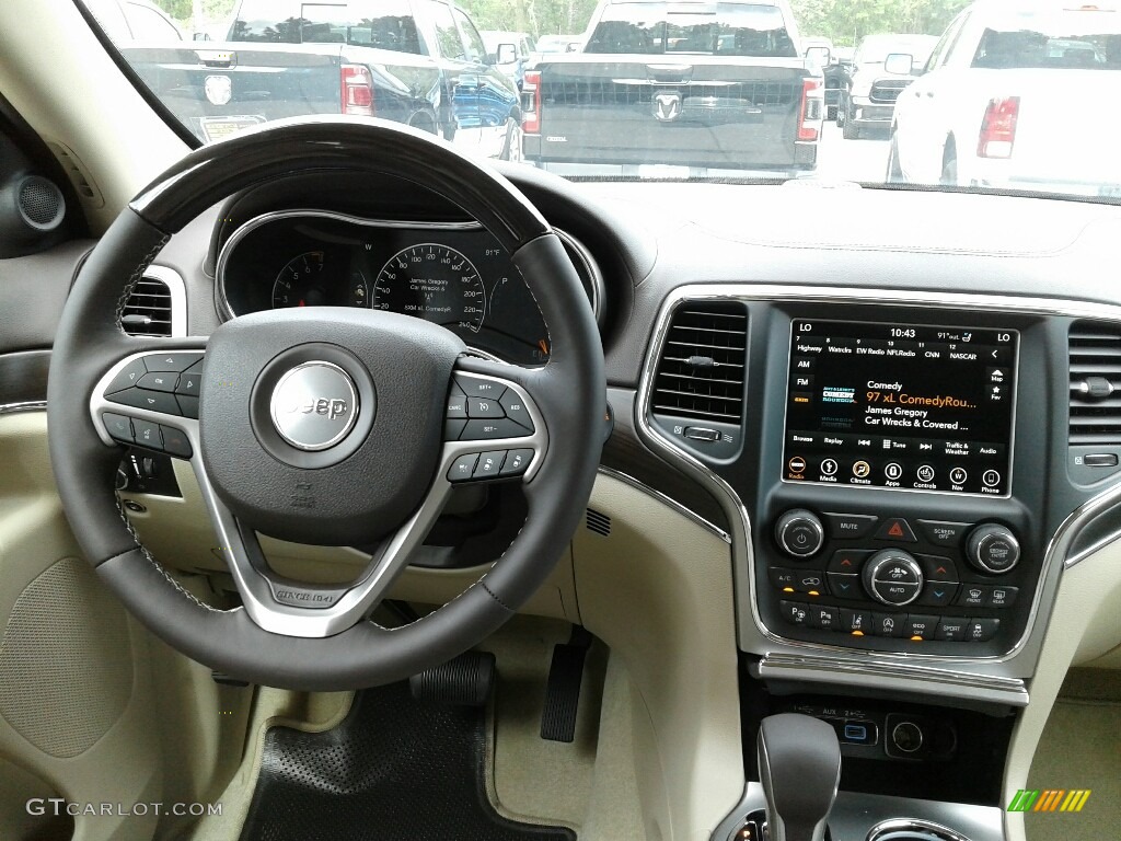 2018 Jeep Grand Cherokee Overland Brown/Light Frost Beige Dashboard Photo #127969688