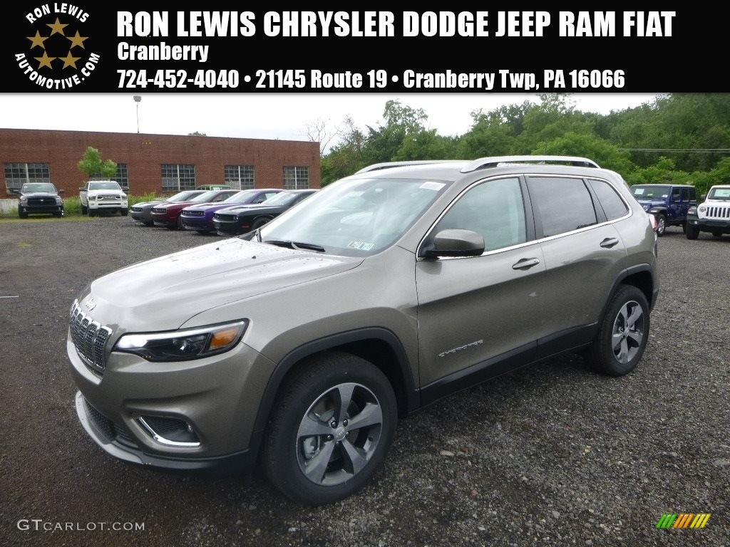 2019 Cherokee Limited 4x4 - Light Brownstone Pearl / Black/Ski Grey photo #1