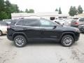 Diamond Black Crystal Pearl - Cherokee Latitude Plus 4x4 Photo No. 6