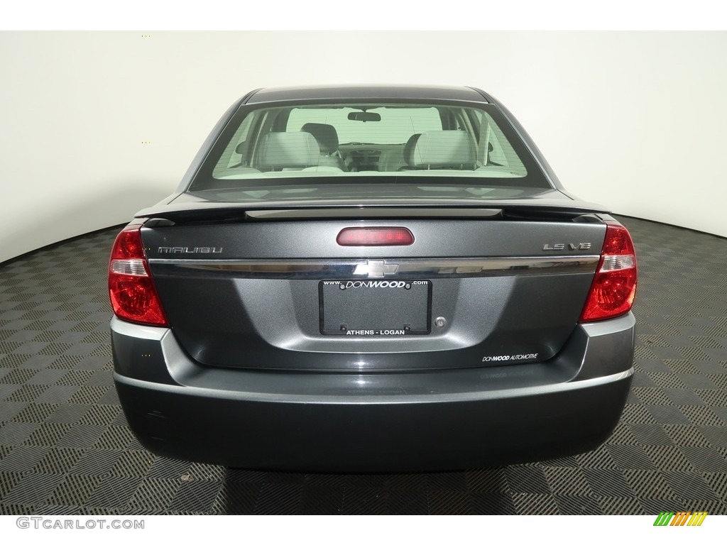 2004 Malibu LS V6 Sedan - Medium Gray Metallic / Gray photo #10