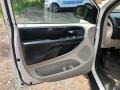 Stone White - Grand Caravan SE Photo No. 26