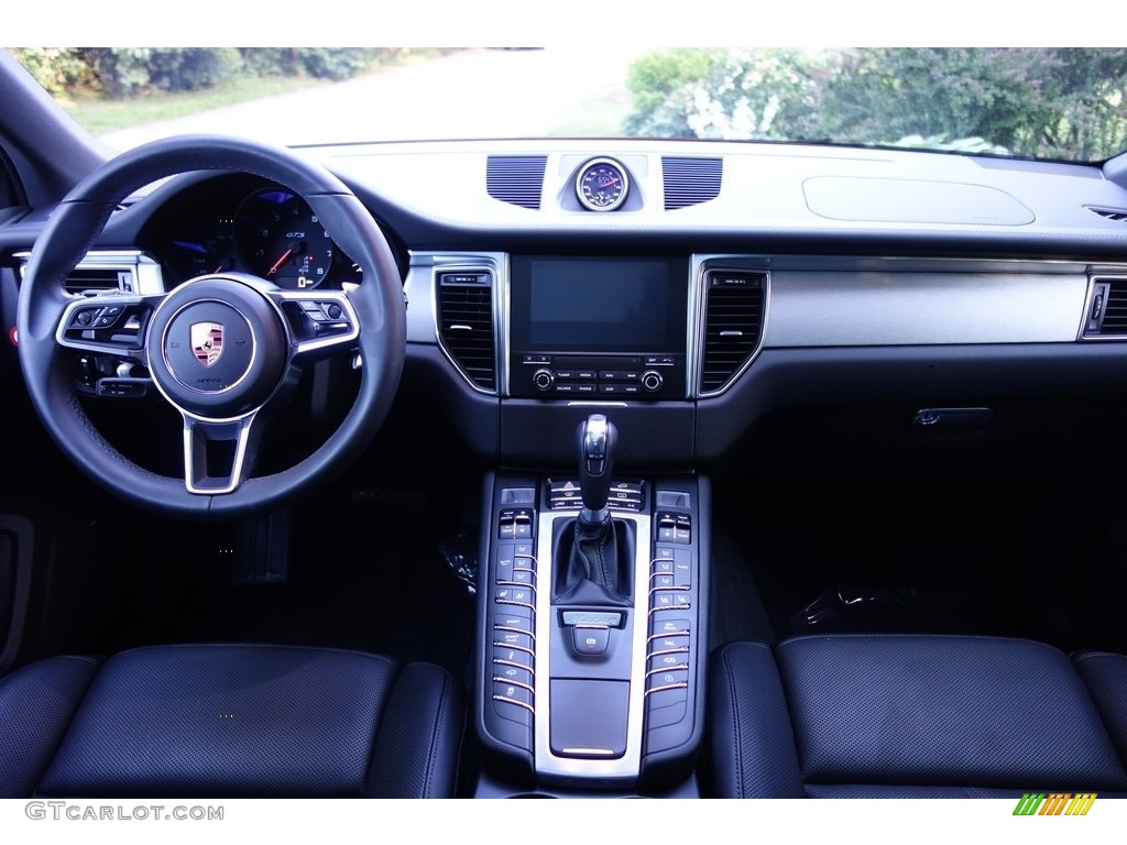 2018 Porsche Macan GTS Black Dashboard Photo #127976837