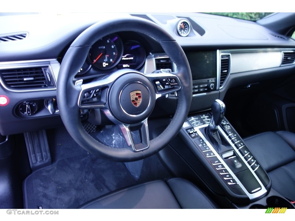 2018 Porsche Macan GTS Black Steering Wheel Photo #127976966
