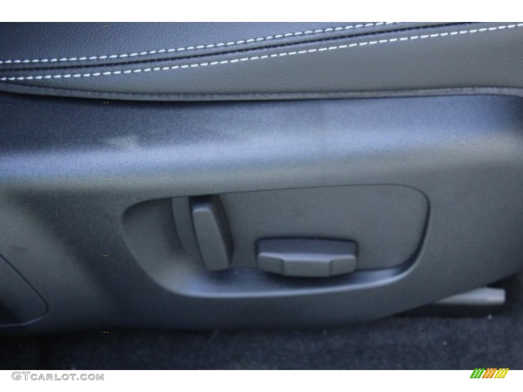 2018 Range Rover Velar S - Fuji White / Ebony photo #35