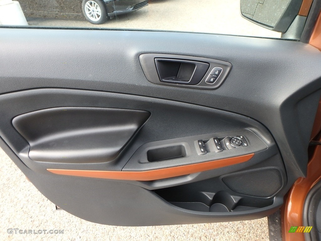 2018 Ford EcoSport SES 4WD Door Panel Photos