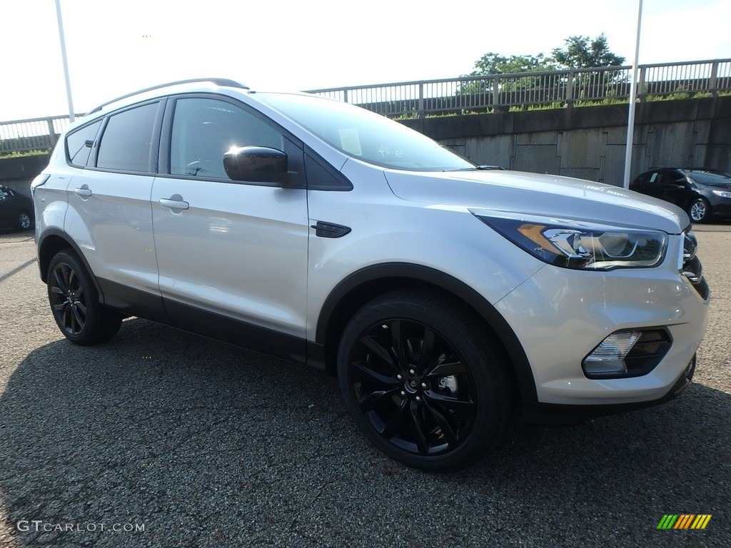 2018 Escape SE 4WD - Ingot Silver / Charcoal Black photo #8