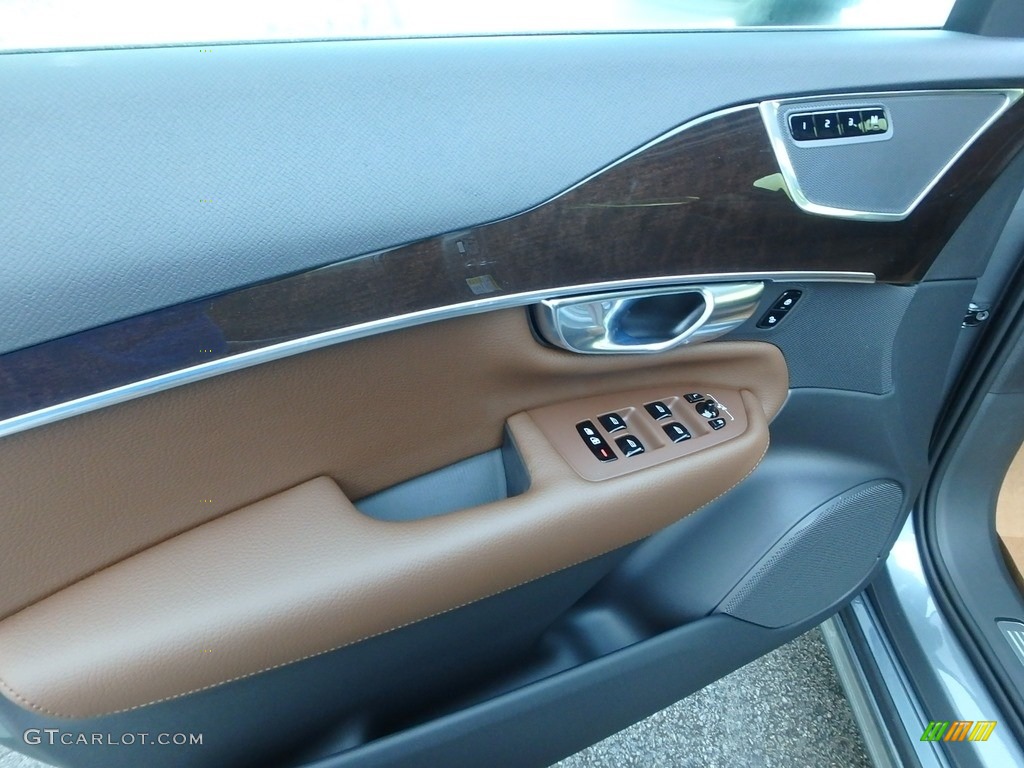 2019 Volvo XC90 T6 AWD Momentum Maroon Door Panel Photo #128005714