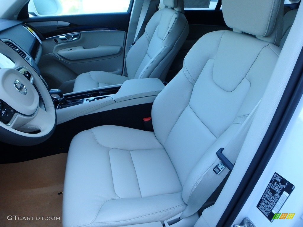 2019 Volvo XC90 T5 AWD Momentum Front Seat Photo #128006023