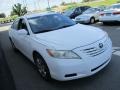 Super White - Camry SE Photo No. 7