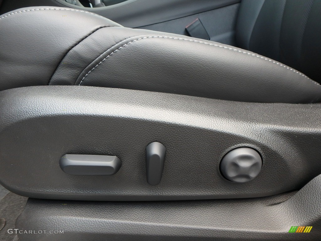 2019 Buick Envision Essence AWD Controls Photo #128010277