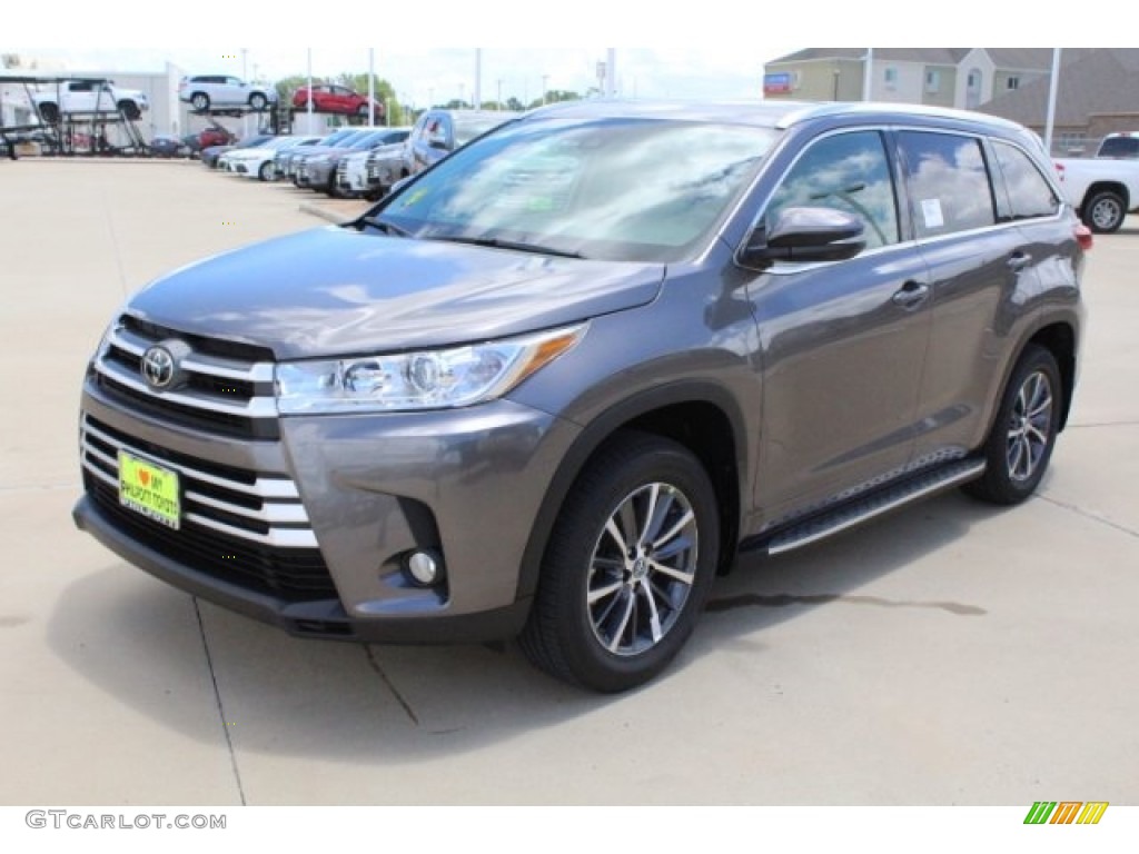 2018 Highlander XLE - Predawn Gray Mica / Ash photo #3