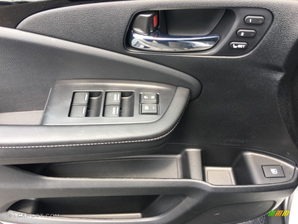 2019 Honda Ridgeline RTL-E AWD Black Door Panel Photo #128016328