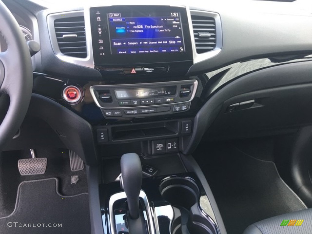 2019 Honda Ridgeline RTL-E AWD Controls Photo #128016391