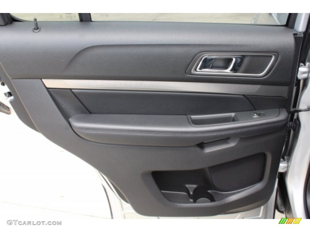 2018 Explorer XLT - Ingot Silver / Ebony Black photo #25
