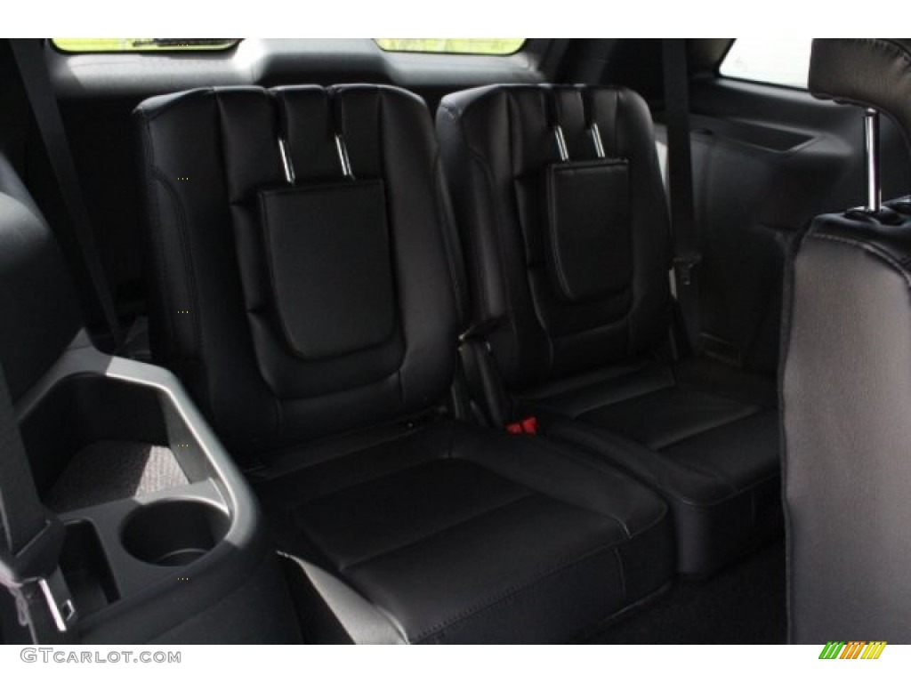 2018 Explorer XLT - Ingot Silver / Ebony Black photo #34