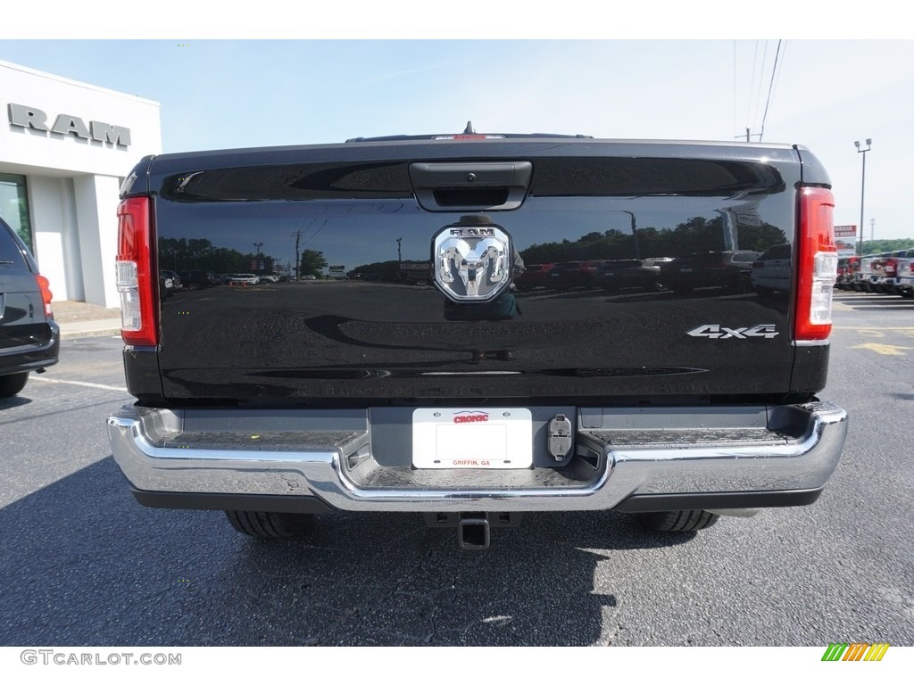 2019 1500 Tradesman Crew Cab 4x4 - Diamond Black Crystal Pearl / Black photo #13