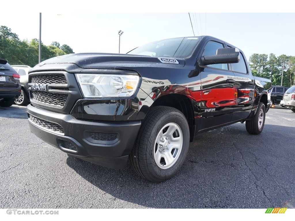 2019 1500 Tradesman Crew Cab 4x4 - Diamond Black Crystal Pearl / Black photo #3
