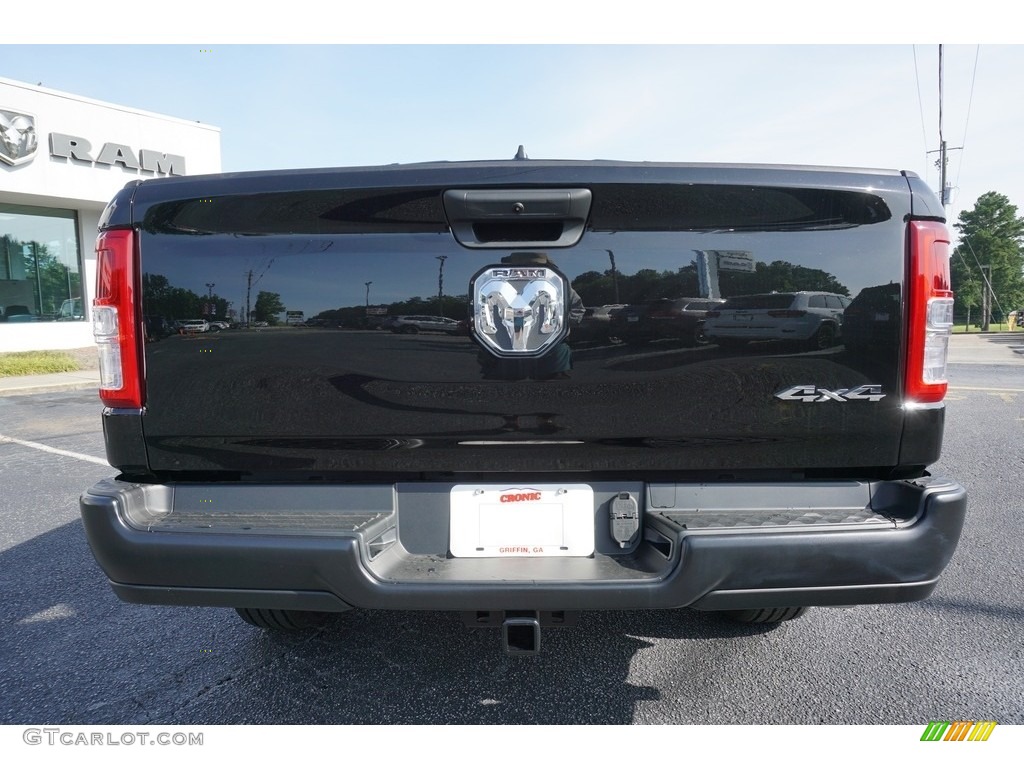 2019 1500 Tradesman Crew Cab 4x4 - Diamond Black Crystal Pearl / Black photo #13