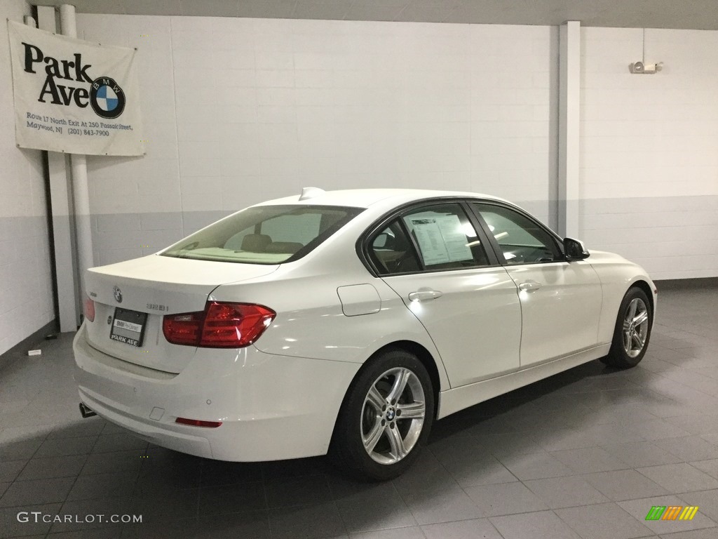 2015 3 Series 328i xDrive Sedan - Alpine White / Venetian Beige photo #5