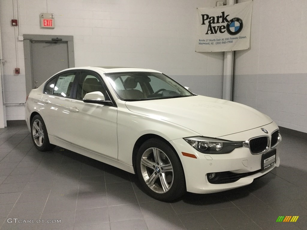 2015 3 Series 328i xDrive Sedan - Alpine White / Venetian Beige photo #7