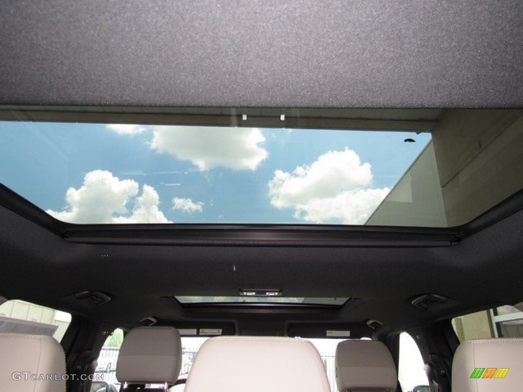 2018 Discovery SE - Loire Blue Metallic / Acorn/Ebony photo #18