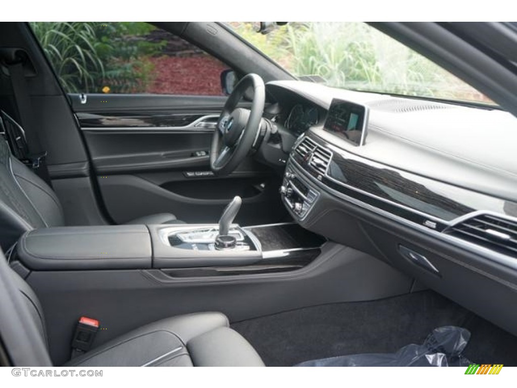 2018 7 Series M760i xDrive Sedan - Black Sapphire Metallic / Black photo #3