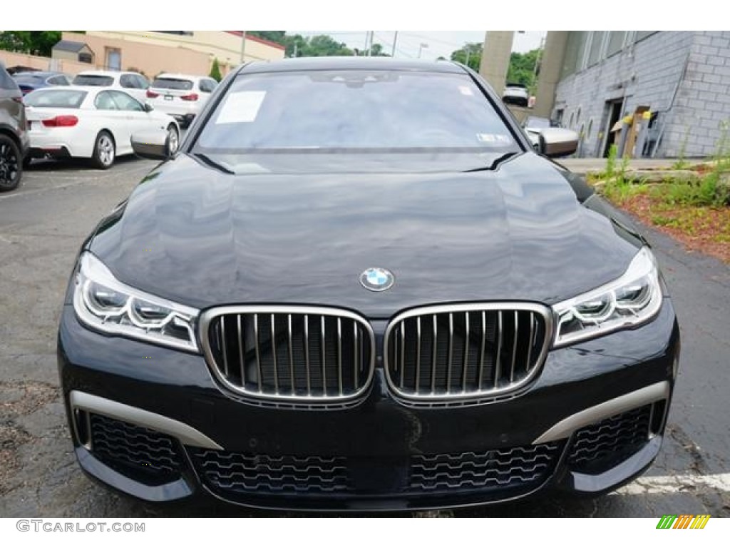 2018 7 Series M760i xDrive Sedan - Black Sapphire Metallic / Black photo #8