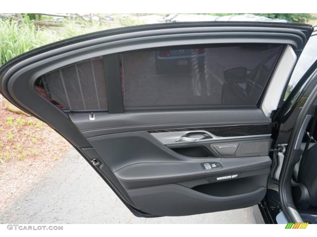 2018 BMW 7 Series M760i xDrive Sedan Door Panel Photos