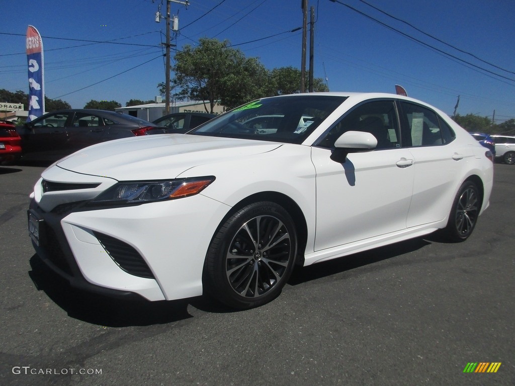 2018 Camry SE - Super White / Ash photo #3