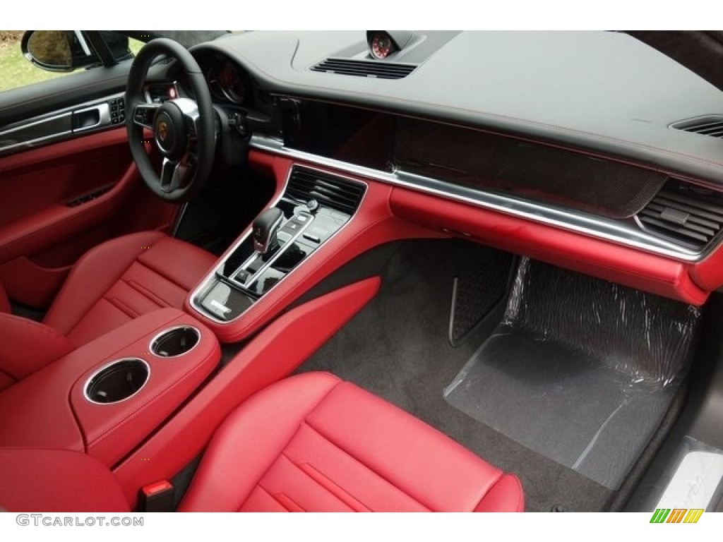 2018 Porsche Panamera Turbo Dashboard Photos