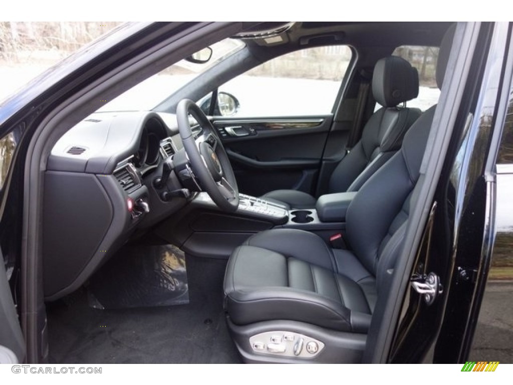 Black Interior 2018 Porsche Macan Turbo Photo #128053979